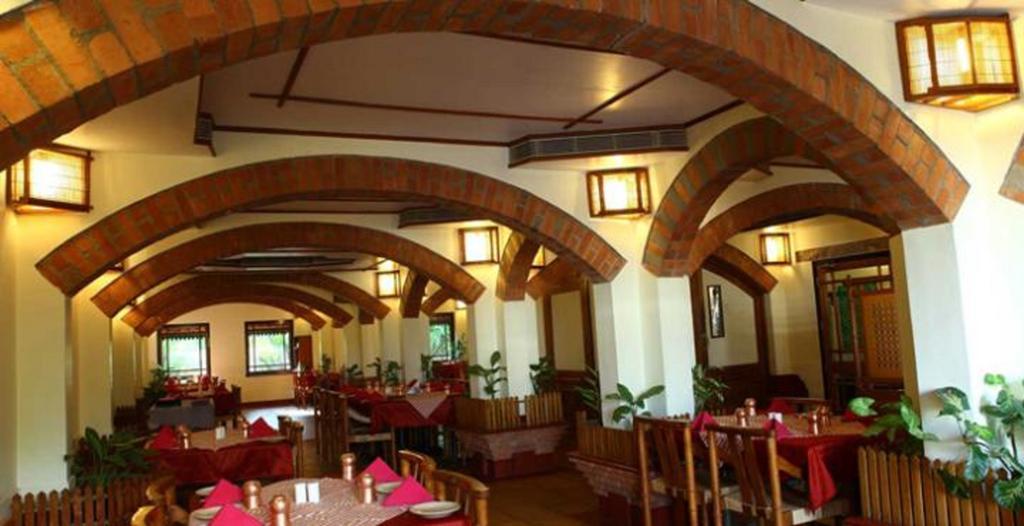 Bth Sarovaram Kochi Extérieur photo