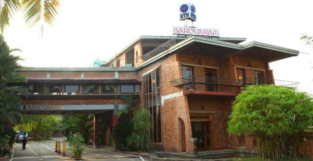 Bth Sarovaram Kochi Extérieur photo