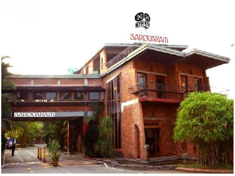 Bth Sarovaram Kochi Extérieur photo