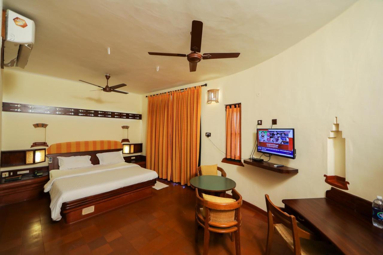 Bth Sarovaram Kochi Extérieur photo
